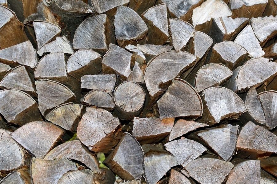 what seasoned firewood means
